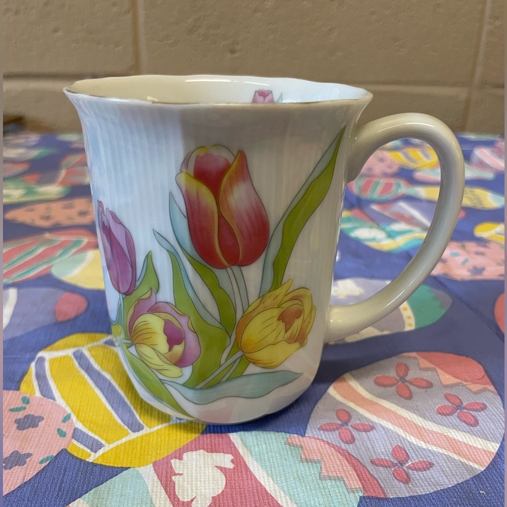 Dainty Cup with Tulip Design